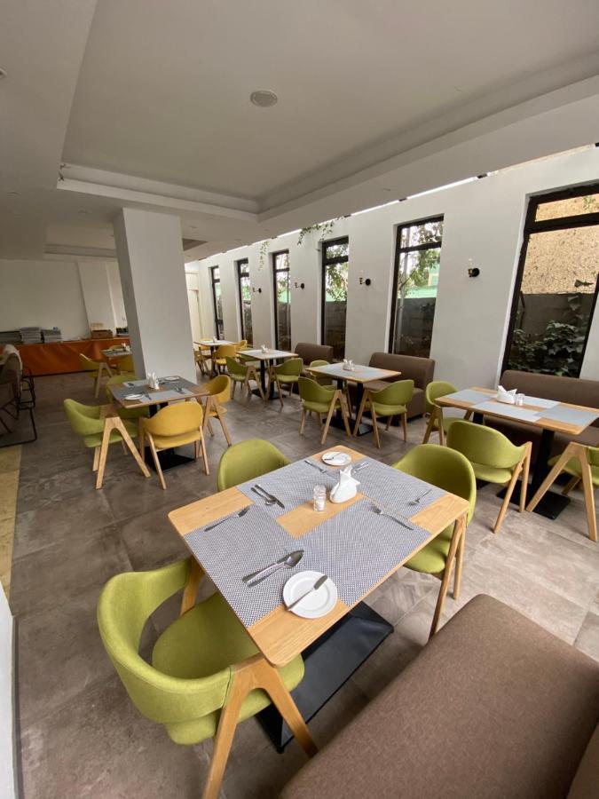 Cot Hotel Addis Ababa Bagian luar foto