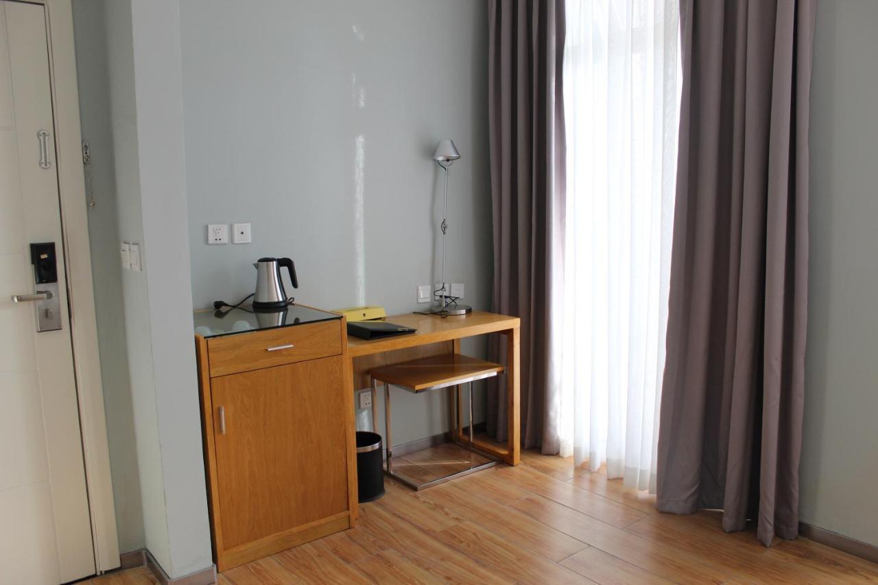 Cot Hotel Addis Ababa Bagian luar foto