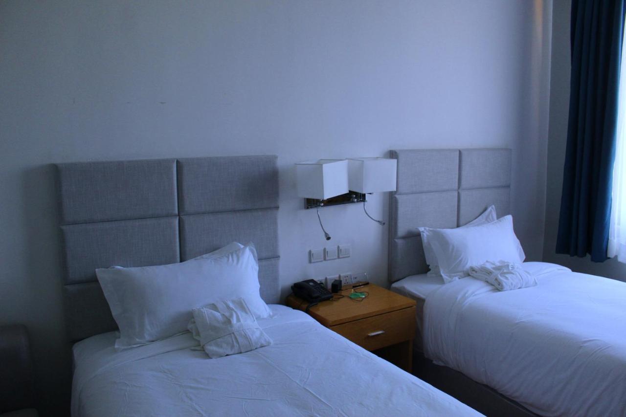 Cot Hotel Addis Ababa Bagian luar foto