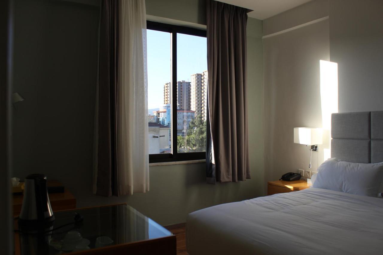 Cot Hotel Addis Ababa Bagian luar foto